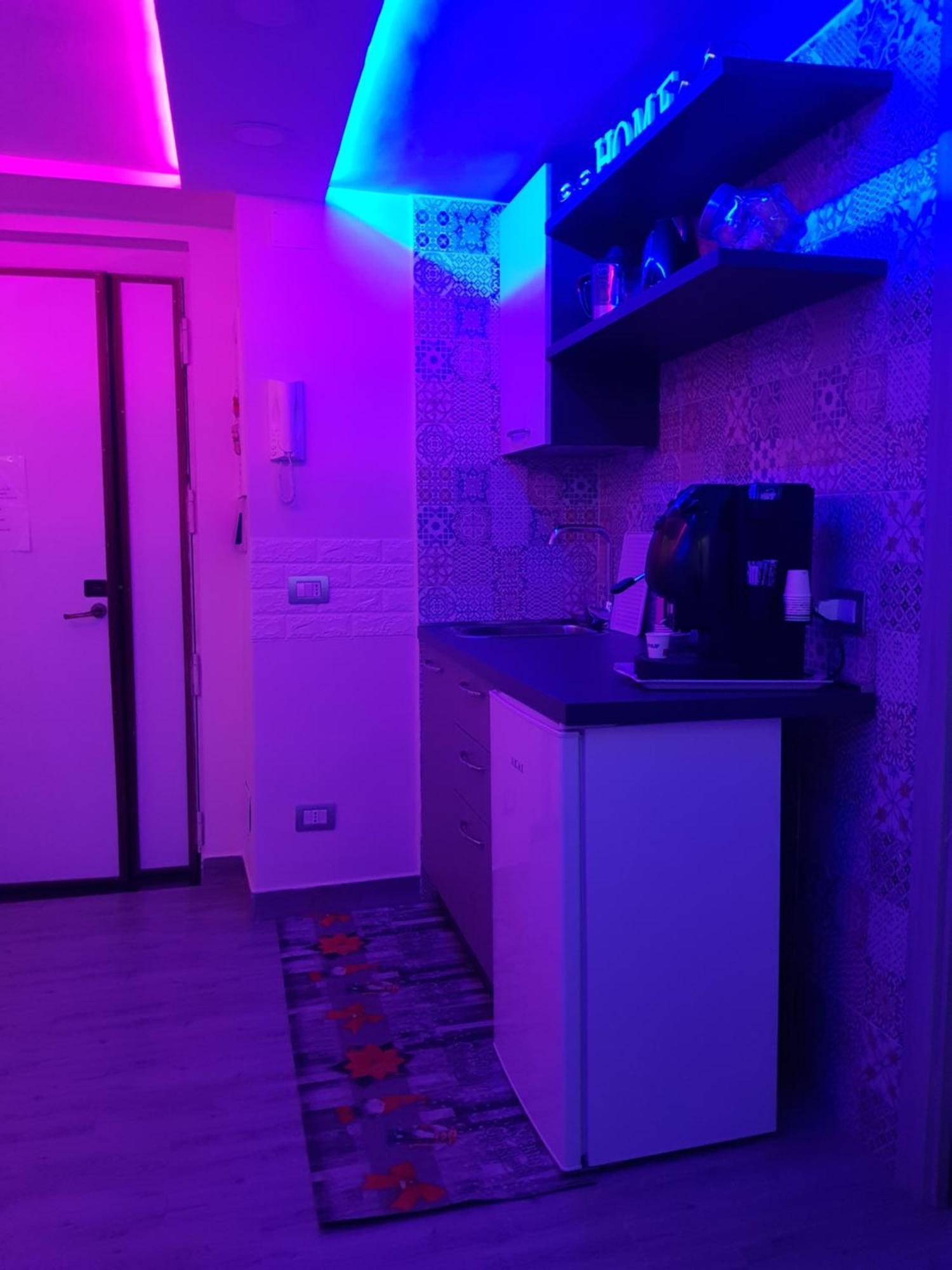 La Casa Di Nana' * Napels